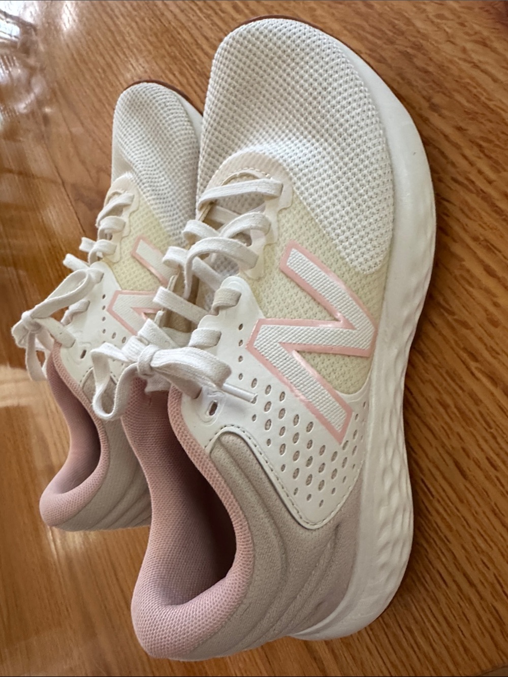 New Balance Women's Off White and Pink Lightweight Running Sneakers